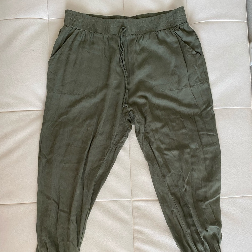 ARMY GREEN JOGGER